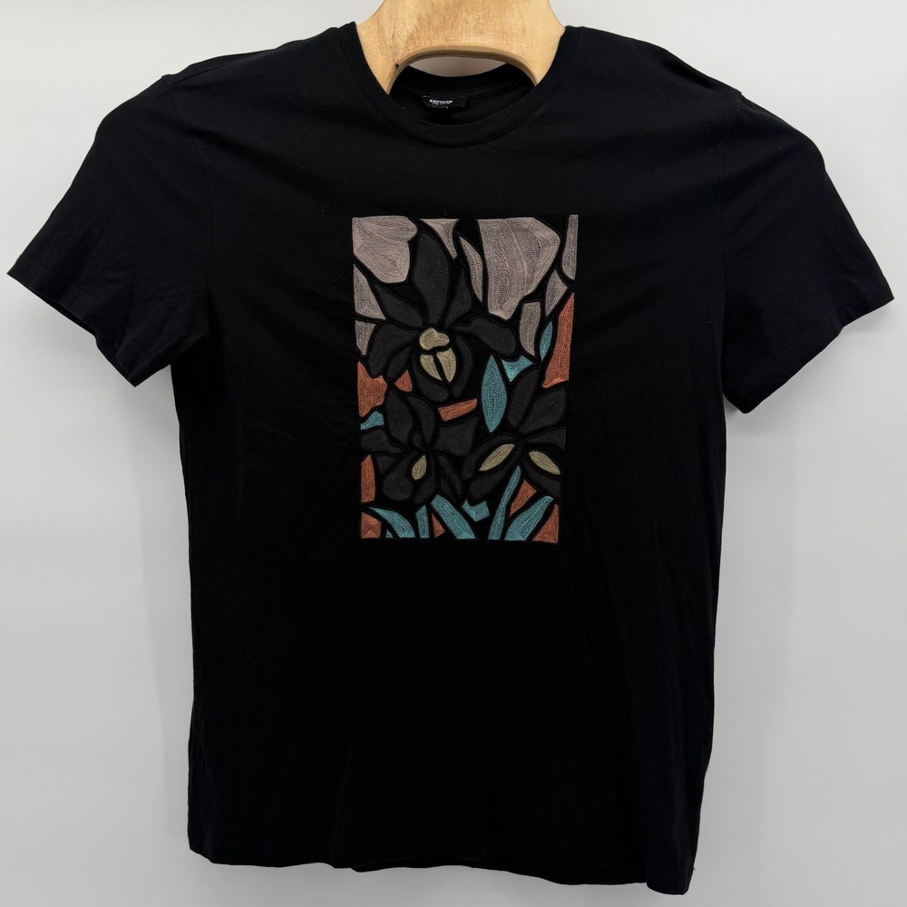 Express T-Shirt Mens Medium Black Pima Cotton Embroidered Floral Graphic Tee